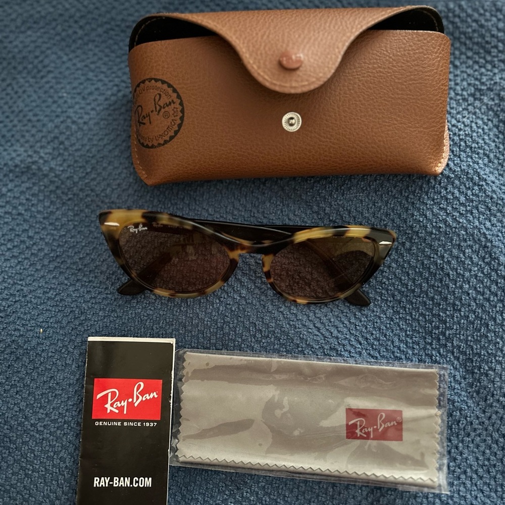 NWT Rayban Cat-eye sunglasses